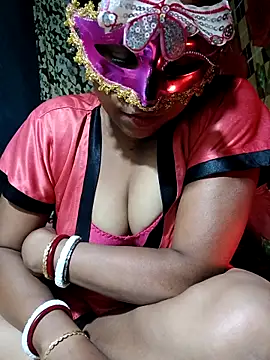 Snapshot of AparnaBoudi chatting on February 10, 2026, 6:18 pm AparnaBoudi online show from February 10, 2026, 6:18 pm