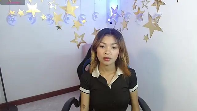 Perla prg online show from November 27, 2025, 7:03 pm