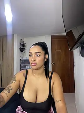 Snapshot of KatalinnaBrown chatting on July 24, 2026, 10:39 pm KatalinnaBrown online show from July 24, 2026, 10:39 pm