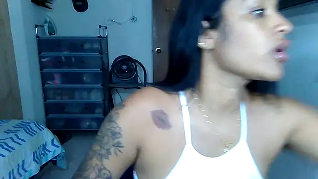 Snapshot of KatalinnaBrown chatting on July 18, 2026, 1:14 am KatalinnaBrown online show from July 18, 2026, 1:14 am