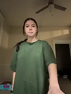 Snapshot of emilycoco chatting on February 21, 2026, 12:56 am emilycoco online show from February 21, 2026, 12:56 am