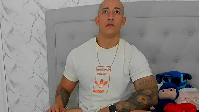 luigiferrara online show from December 1, 2025, 10:10 pm