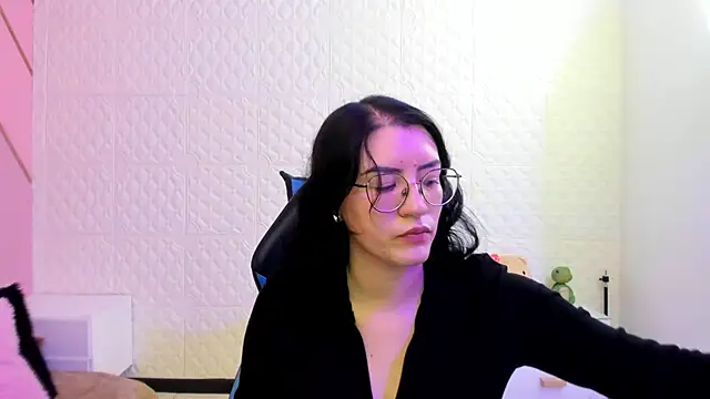 Violetaa diazz online show from May 8, 2026, 9:07 pm