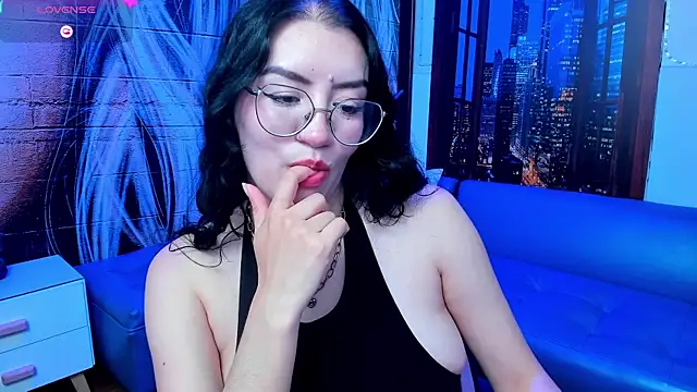 Snapshot of Violetaa_diazz chatting on February 5, 2025, 12:20 am Violetaa diazz online show from February 5, 2025, 12:20 am