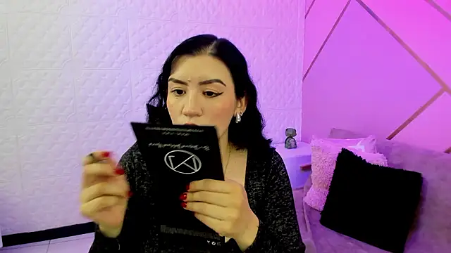 Violetaa diazz online show from March 5, 2026, 9:22 pm