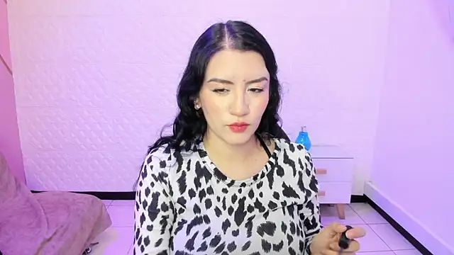 Violetaa diazz online show from October 27, 2025, 10:22 pm