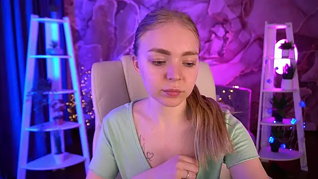 EmilySunshineS online show from February 7, 2026, 2:03 pm