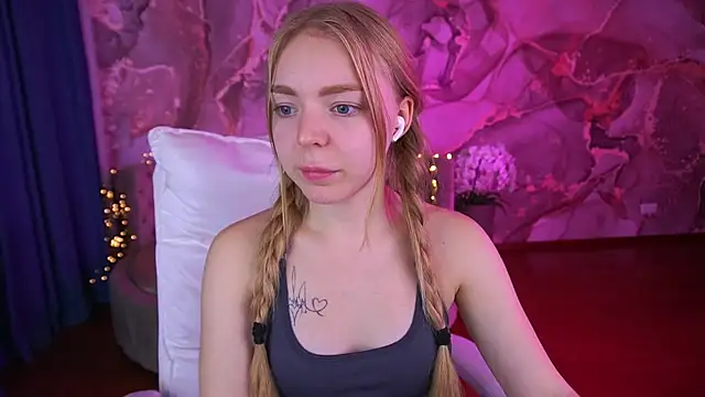 EmilySunshineS online show from October 25, 2025, 1:23 pm