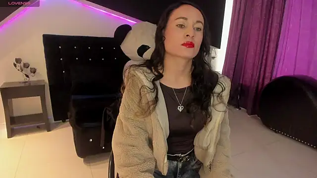 Coral Gibson online show from November 21, 2025, 1:10 pm