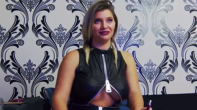 Lorehottie online show from March 15, 2025, 12:24 pm