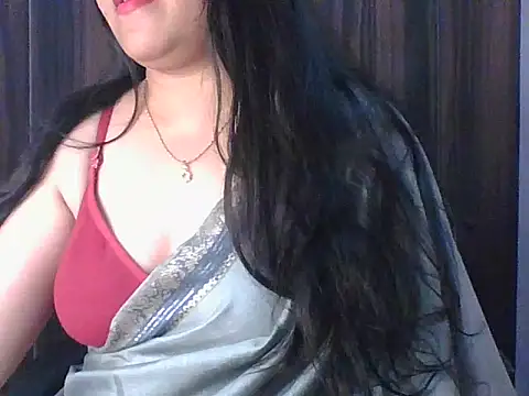 Snapshot of santurmom chatting on June 17, 2026, 6:40 pm santurmom online show from June 17, 2026, 6:40 pm
