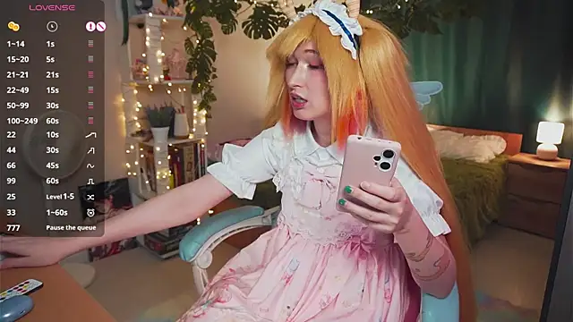 koshkasenpai online show from February 3, 2025, 3:09 am