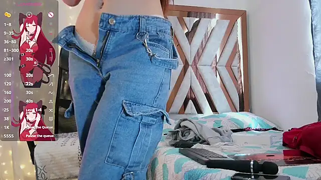 littleayshel online show from March 18, 2025, 2:17 pm