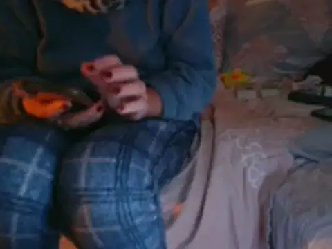 Snapshot of VeneRed chatting on December 2, 2025, 3:47 pm VeneRed online show from December 2, 2025, 3:47 pm