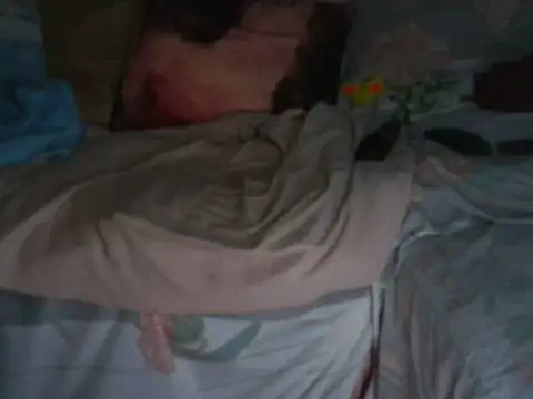 Snapshot of VeneRed chatting on December 3, 2025, 5:12 pm VeneRed online show from December 3, 2025, 5:12 pm