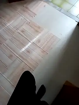 Snapshot of VeneRed chatting on November 20, 2025, 9:32 am VeneRed online show from November 20, 2025, 9:32 am