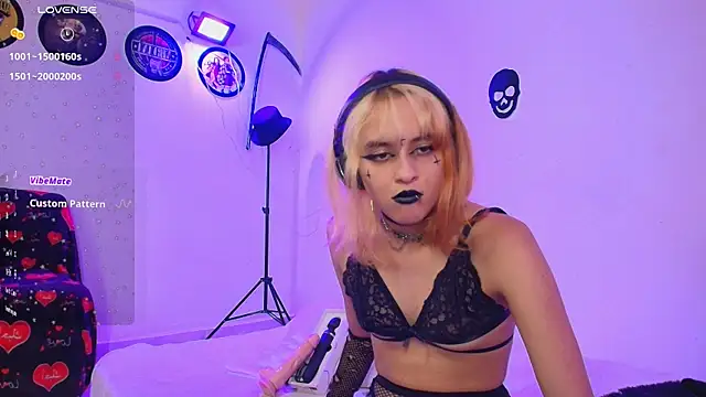 lizeth darks online show from December 11, 2024, 9:23 pm