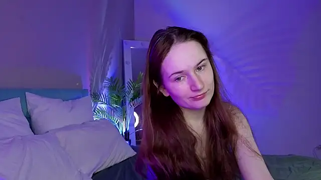 L1ittle kitty  online show from April 20, 2026, 5:32 am