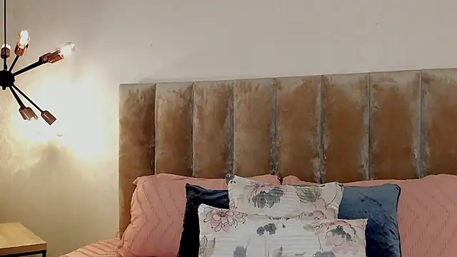 Alisha-Bond online show from January 9, 2026, 10:39 pm