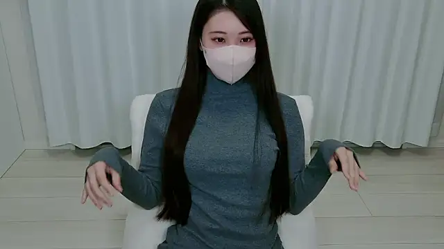 yuki room online show from December 1, 2025, 1:12 pm