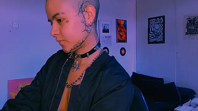 Snapshot of alex_one888 chatting on February 19, 2026, 10:29 pm alex one888 online show from February 19, 2026, 10:29 pm