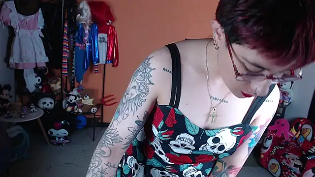 MissMiia2 online show from June 3, 2026, 1:01 pm