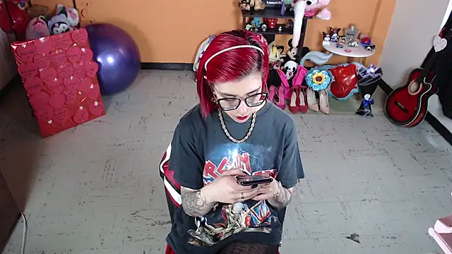 Snapshot of MissMiia2 chatting on March 13, 2025, 7:28 pm MissMiia2 online show from March 13, 2025, 7:28 pm