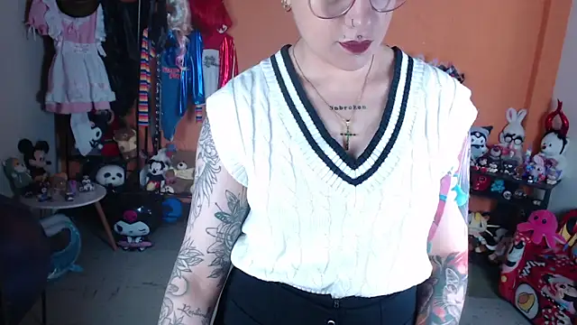 MissMiia2 online show from June 2, 2026, 12:49 pm