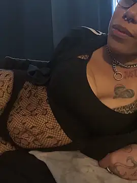 Snapshot of Princess_Desirae chatting on May 5, 2026, 6:33 pm Princess Desirae online show from May 5, 2026, 6:33 pm