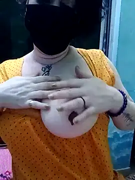 Snapshot of Raja_Ranii chatting on February 23, 2025, 1:42 pm Raja Ranii online show from February 23, 2025, 1:42 pm