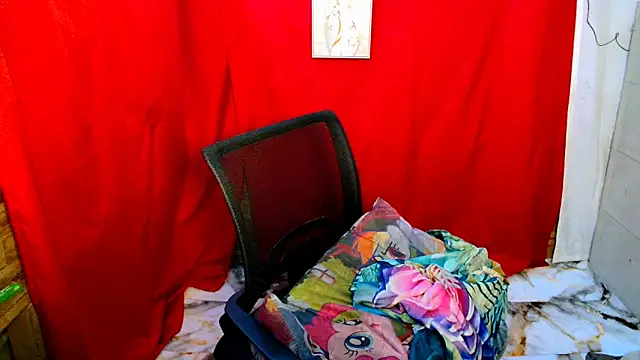 Snapshot of UrAmazingCassy chatting on October 23, 2025, 5:33 pm UrAmazingCassy online show from October 23, 2025, 5:33 pm
