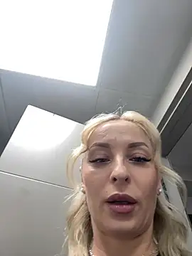 Diamond Bunny  online show from March 23, 2026, 2:50 pm