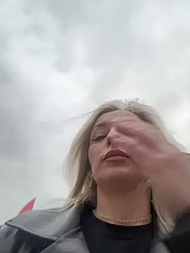 Diamond Bunny  online show from February 16, 2026, 3:10 pm