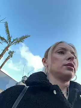 Diamond Bunny  online show from February 12, 2026, 3:01 pm