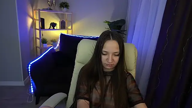 Snapshot of ElysLunar chatting on February 1, 2025, 2:37 am ElysLunar online show from February 1, 2025, 2:37 am