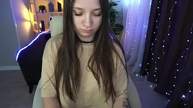 Snapshot of ElysLunar chatting on January 9, 2025, 10:09 am ElysLunar online show from January 9, 2025, 10:09 am