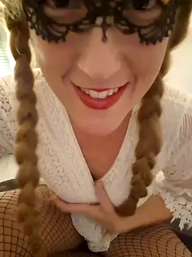 Hexe12346 online show from November 17, 2025, 4:44 pm