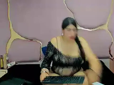 Snapshot of Criistaal_ chatting on February 28, 2025, 5:59 am Criistaal online show from February 28, 2025, 5:59 am