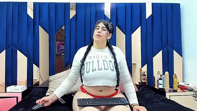 Snapshot of Criistaal_ chatting on January 31, 2025, 4:36 am Criistaal online show from January 31, 2025, 4:36 am