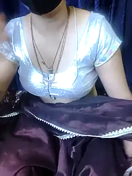 kaveerpooja947 online show from October 25, 2025, 4:51 pm