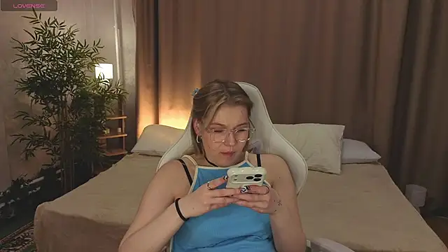 Colleen Blake online show from April 8, 2026, 12:50 pm