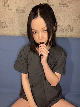 lalallalalaa- online show from October 31, 2025, 2:24 pm