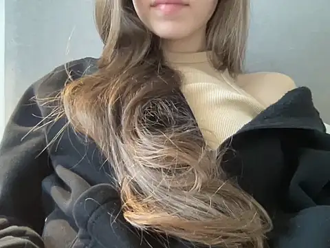 Lovewithyoud online show from December 17, 2024, 9:50 am