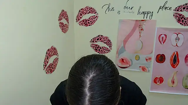  SusieSu  online show from March 17, 2025, 12:57 pm