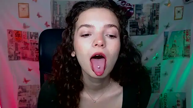  SusieSu  online show from April 17, 2026, 6:05 am