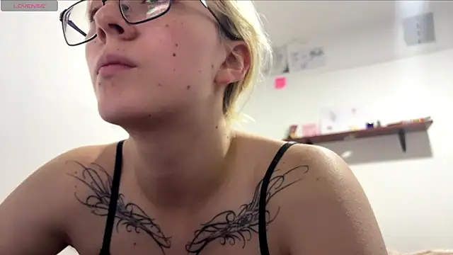 Cloe five online show from March 19, 2026, 4:51 pm