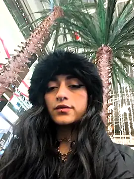 Lila Desiree online show from November 25, 2025, 1:17 am