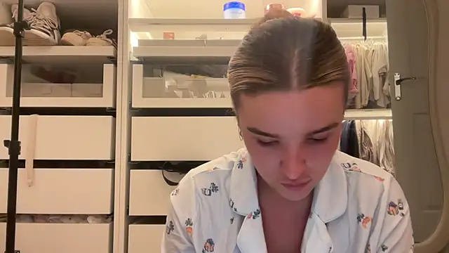 maisiesmithx online show from June 6, 2026, 9:31 pm