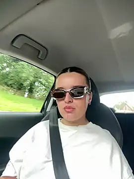 maisiesmithx online show from June 18, 2026, 1:49 pm