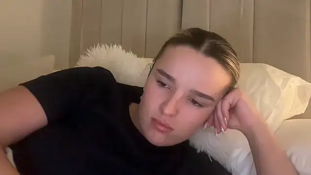 maisiesmithx online show from July 17, 2026, 11:57 pm